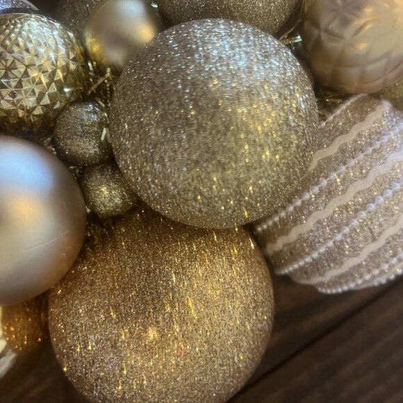 Handmade New GOLDS Shatterproof Ball Wreath Shades of Gold Christmas Wreath - Picture 9 of 14